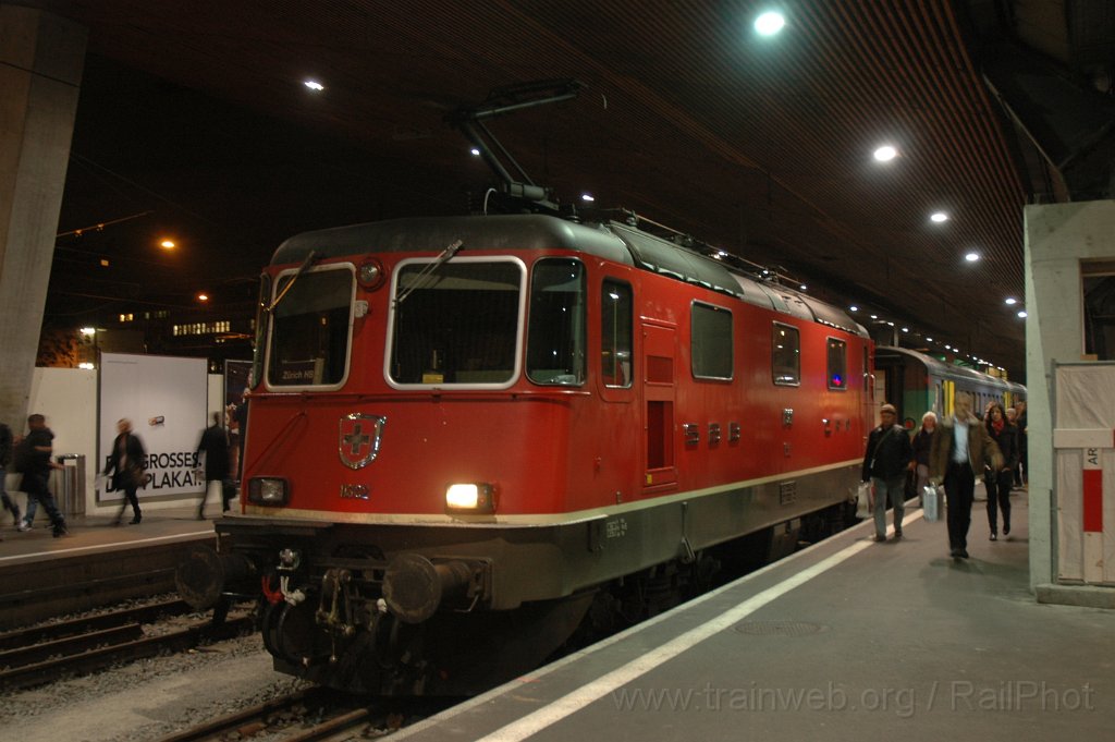 2673-0028-131112.jpg - SBB-CFF Re 4/4'' 11302 / Zürich HB 13.11.2012