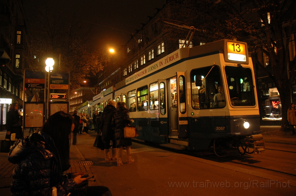 2674-0013-161112.jpg - VBZ Be 4/6'' 2057 + Be 4/6' 2039 / Rennweg Augustinergasse 16.11.2012