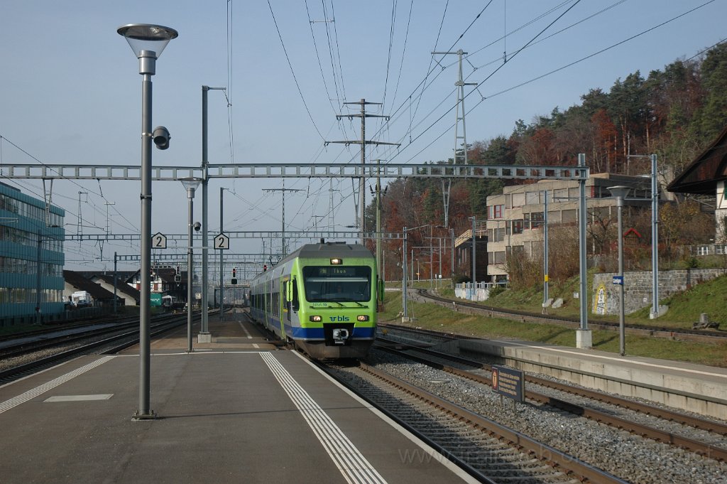 2682-0035-231112.jpg - BLS RABe 525.015-4 / Gümligen 23.11.2012