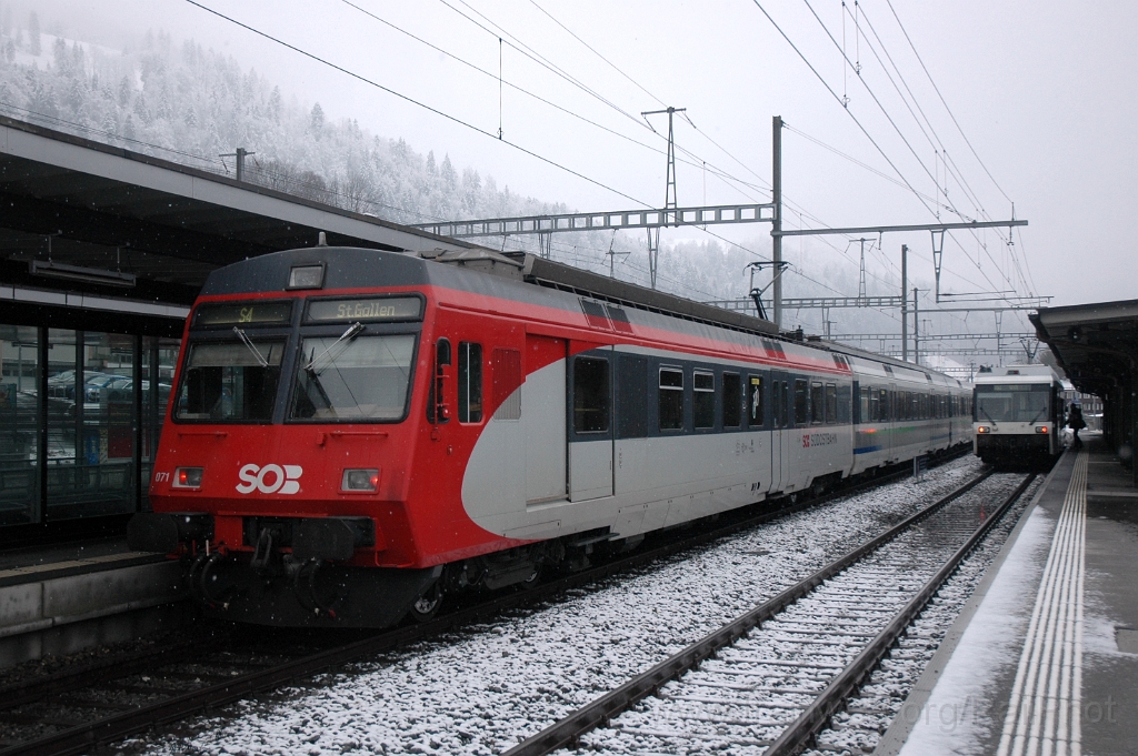 2689-0008-110113.jpg - SOB RBDe 566.071-7 + Thurbo RABe 526.688-7 / Wattwil 11.1.2013