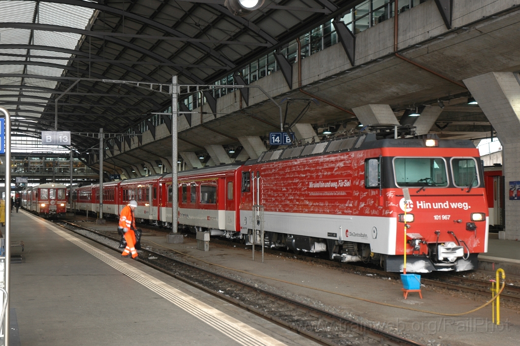 2689-0028-170113.jpg - ZB HGe 101.967-8 "Brienz" / Luzern 17.1.2013