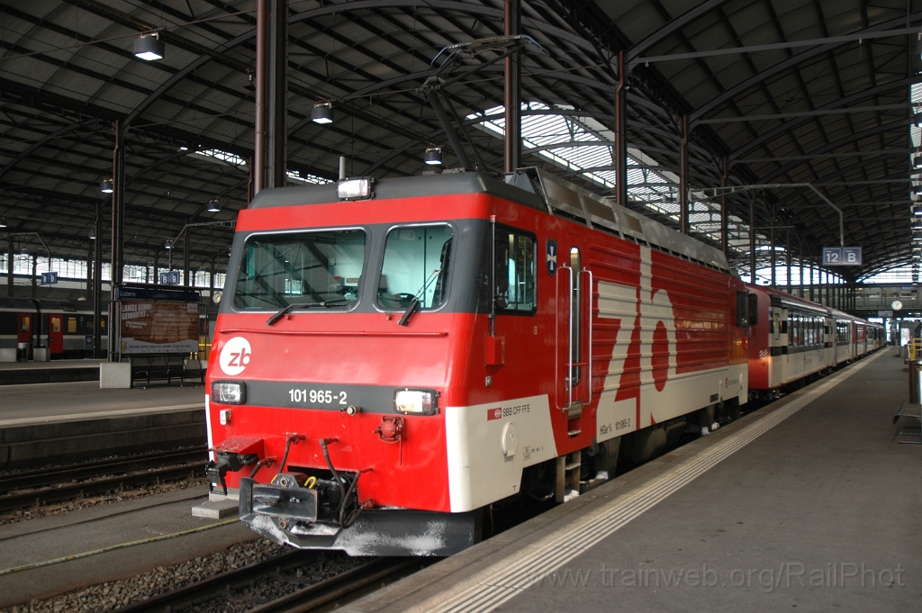 2689-0041-170113.jpg - ZB HGe 101.965-2 "Lungern" / Luzern 17.1.2013