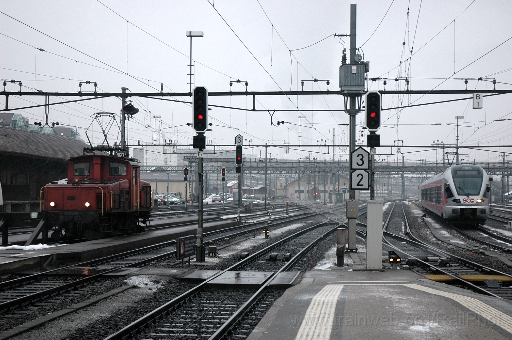 2692-0038-280113.jpg - SBB-CFF Ee 3/3 16362 + SOB RABe 526.051-8  / Rapperswil 28.1.2013