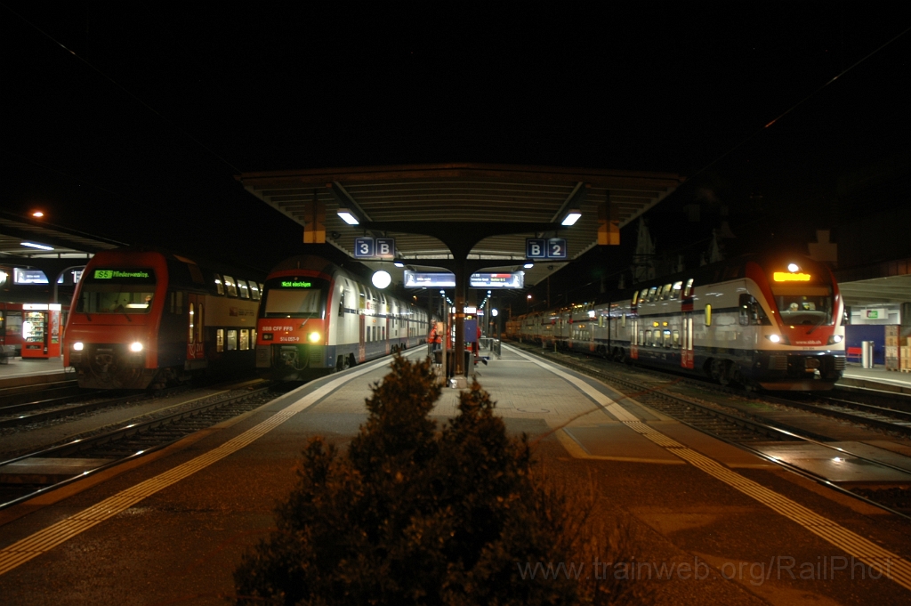 2693-0030-280113.jpg - SBB-CFF Bt 50 85 26-33 969-4 + RABe 514.057-9 + RABe 511.004 / Rapperswil 28.1.2013