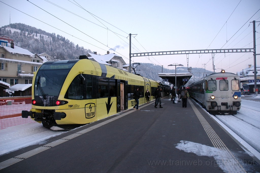 2700-0016-140213.jpg - Thurbo RABe 526.707-5 "TeleTop" + RABe 526.725-7 "Festspiele St.Gallen" + SOB BDt 199 / Wattwil 14.2.2013