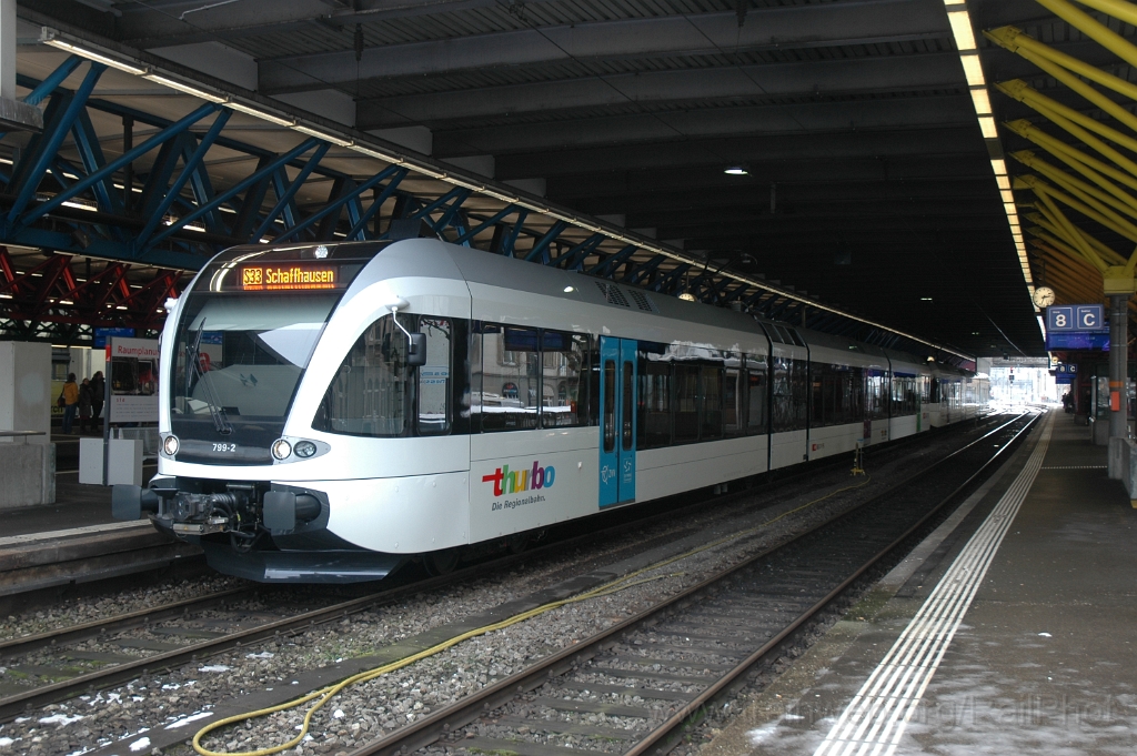 2701-0043-160213.jpg - Thurbo RABe 526.799-2 + RABe 526.769-5 / Winterthur 16.2.2013