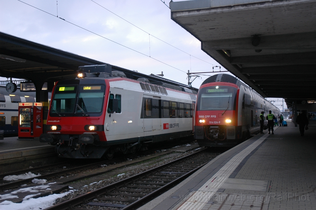 2702-0003-170213.jpg - SBB-CFF RBDe 560.295-8 + RABe 514.024-9 / Rapperswil 17.2.2013