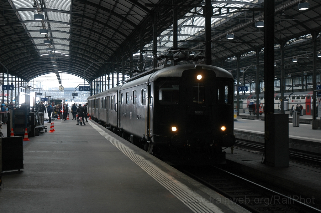 2706-0006-200213.jpg - SBB-CFF Re 4/4' 10001 / Luzern 20.2.2013