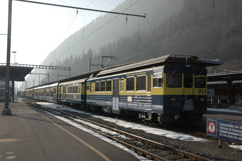 2716-0024-030313.jpg - BOB ABeh 4/4'' 311 "Grindelwald" / Interlaken-Ost 3.3.2013
