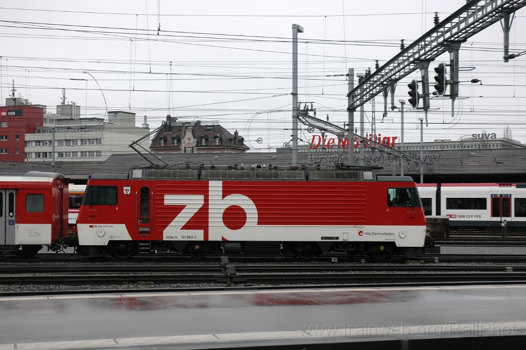 2742-0024-090413.jpg - ZB HGe 101.963-7 "Alpnach" / Luzern 9.4.2013