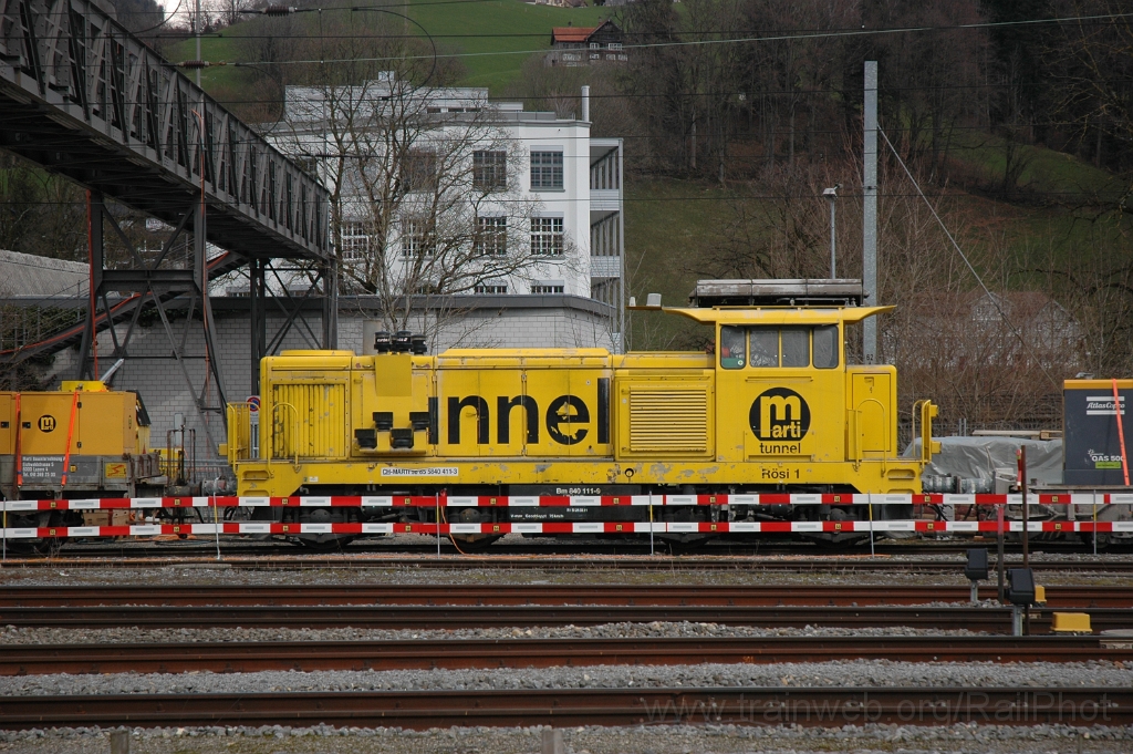 2745-0047-130413.jpg - Marti Bm 840.111-9 "Rösi 1" / Wattwil (Passerelle) 13.4.2013