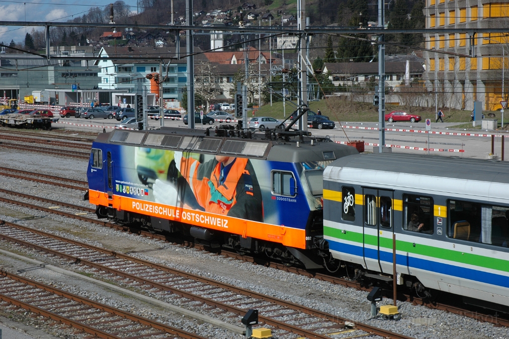 2746-0040-130413.jpg - SOB Re 456.092-6 "Amriswil" / Wattwil (Passerelle) 13.4.2013