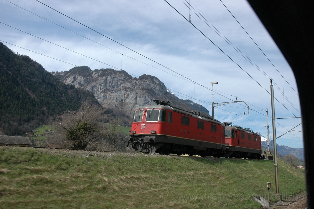 2759-0029-150413.jpg - SBB-CFF Re 4/4'' 11176 + 11245 / Erstfeld 15.4.2013