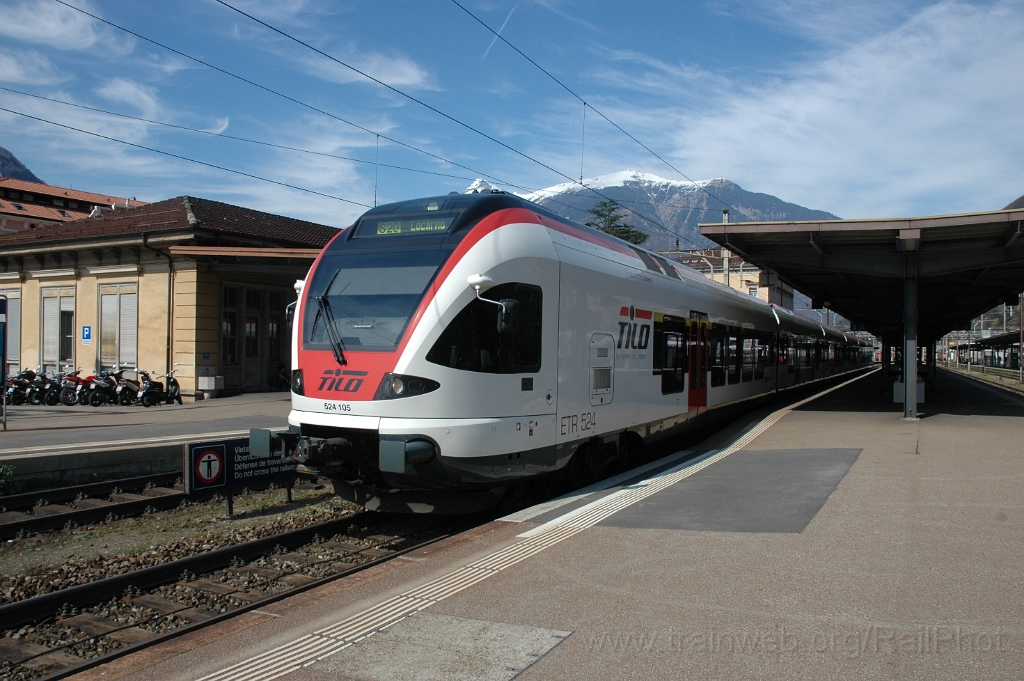 2760-0024-150413.jpg - TILO RABe 524.105 / Bellinzona 15.4.2013