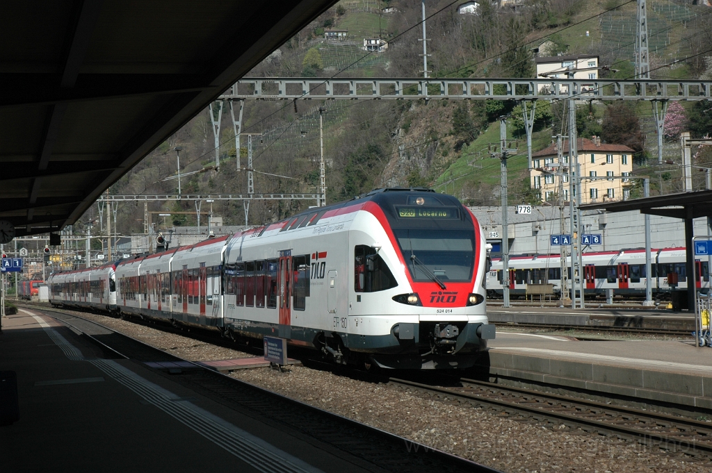 2760-0037-150413.jpg - TILO RABe 524.014 + RABe 524.002 "Ticino" / Bellinzona 15.4.2013