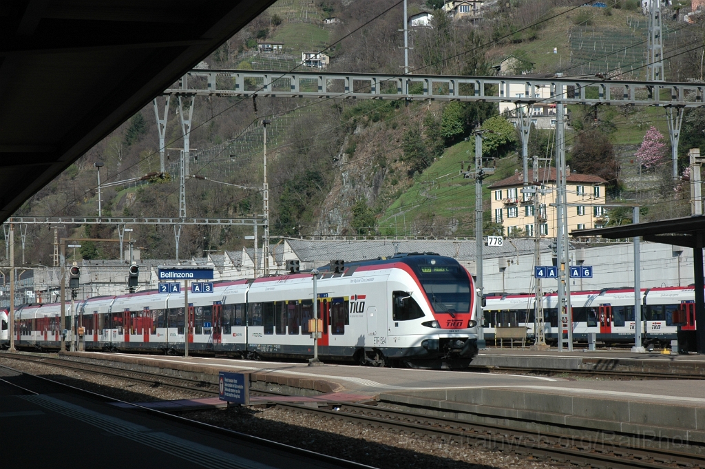 2761-0042-150413.jpg - TILO RABe 524.107 / Bellinzona 15.4.2013