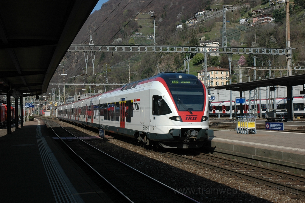 2762-0001-150413.jpg - TILO RABe 524.111 / Bellinzona 15.4.2013