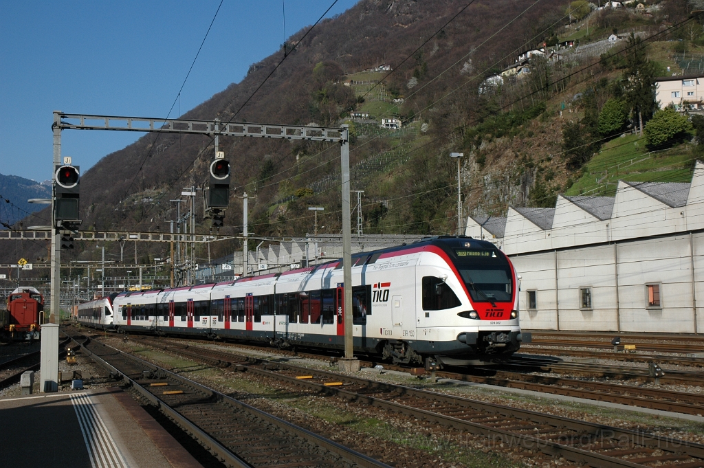 2763-0037-150413.jpg - TILO RABe 524.002 "Ticino" / Bellinzona 15.4.2013