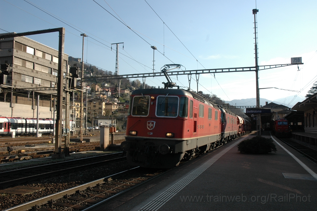 2764-0030-150413.jpg - SBB-CFF Re 4/4'' 11231 + Re 6/6 11649 "Aarberg" / Bellinzona 15.4.2013