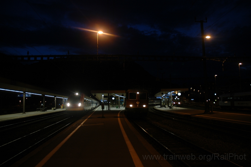 2766-0014-150413.jpg - SBB-CFF ICN RABDe 500.039-3 "Auguste Piccard" + Re 4/4'' 11300 / Arth-Goldau 15.4.2013