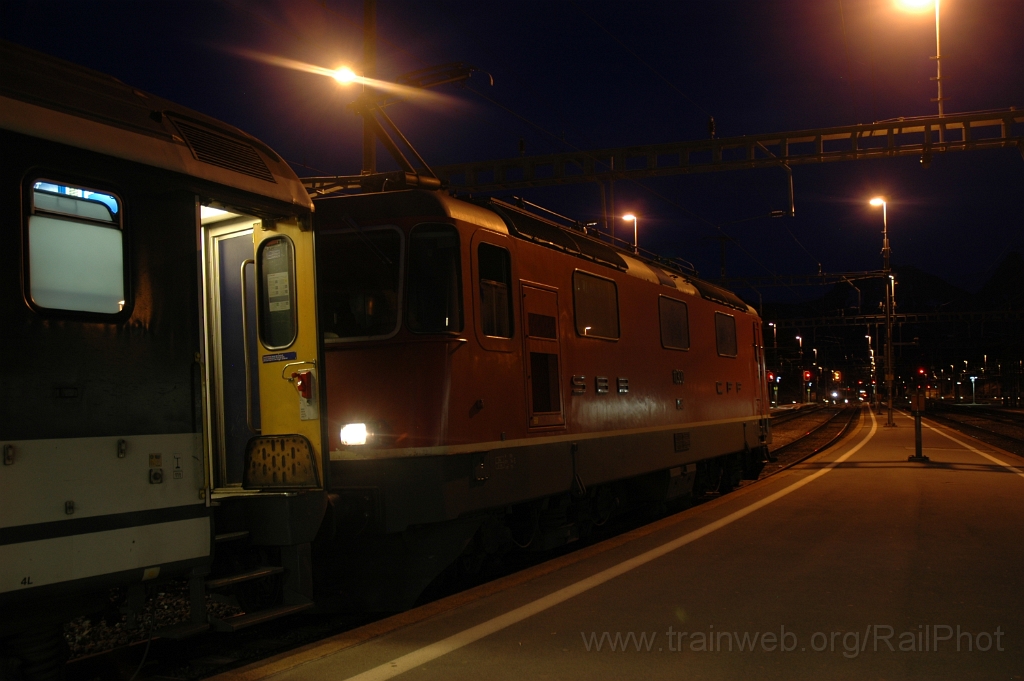 2766-0026-150413.jpg - SBB-CFF Re 4/4'' 11300 / Arth-Goldau 15.4.2013