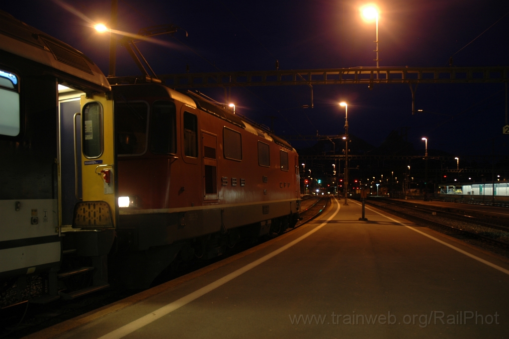 2766-0030-150413.jpg - SBB-CFF Re 4/4'' 11300 / Arth-Goldau 15.4.2013