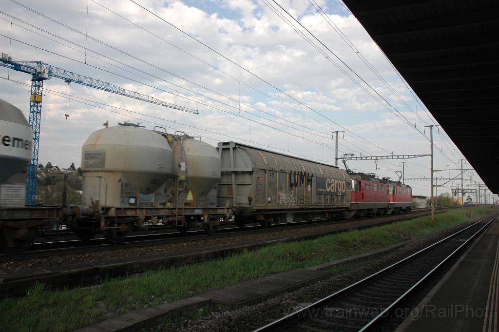 2768-0039-180413.jpg - SBB-CFF Re 4/4'' 11168 + 11233 / Killwangen-Spreitenbach 18.4.2013