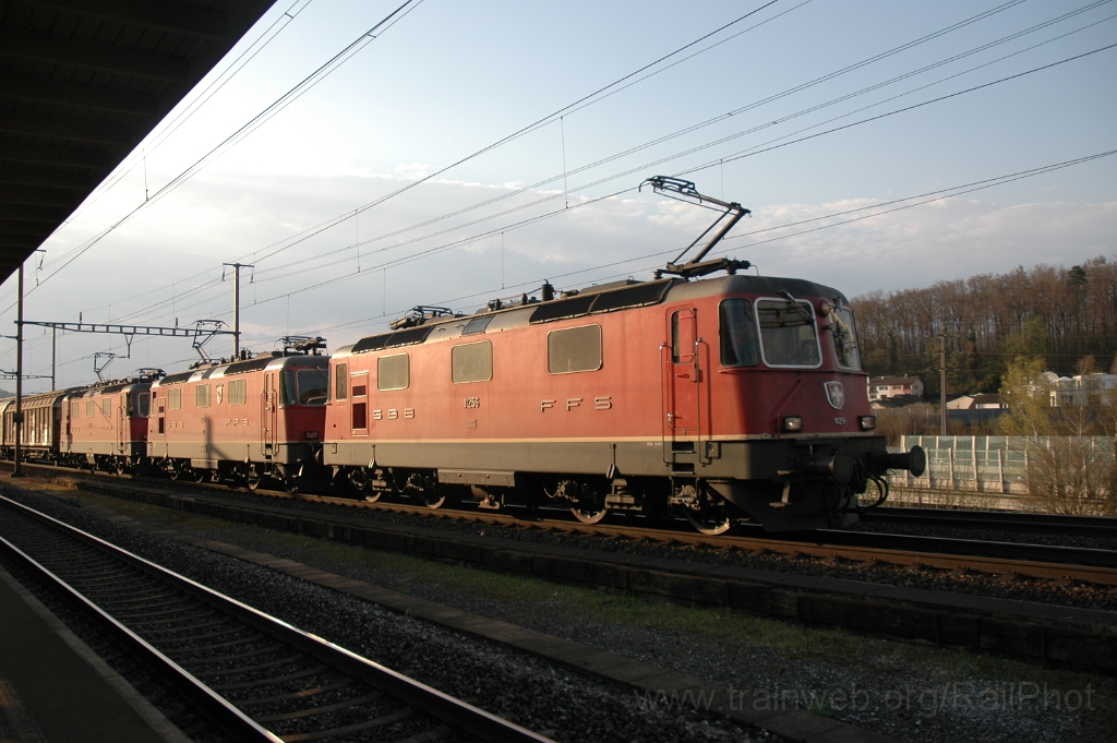 2769-0048-180413.jpg - SBB-CFF Re 4/4'' 11256 + 11239 "Porrentruy" + 11334 / Killwangen-Spreitenbach 18.4.2013