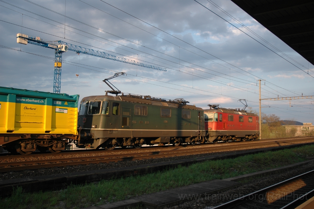 2771-0005-180413.jpg - SBB-CFF Re 4/4'' 11240 + Re 4/4''' 11364 / Killwangen-Spreitenbach 18.4.2013