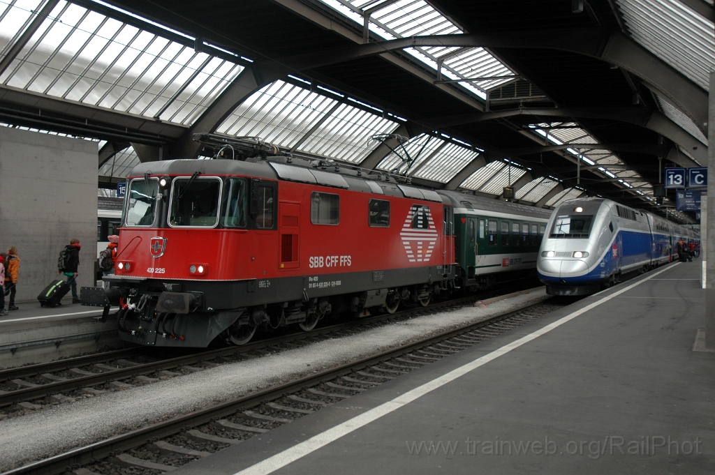 2771-0019-200413.jpg - SBB-CFF Re 420.225-5 + SNCF TGV 310.042 / Zürich HB 20.4.2013