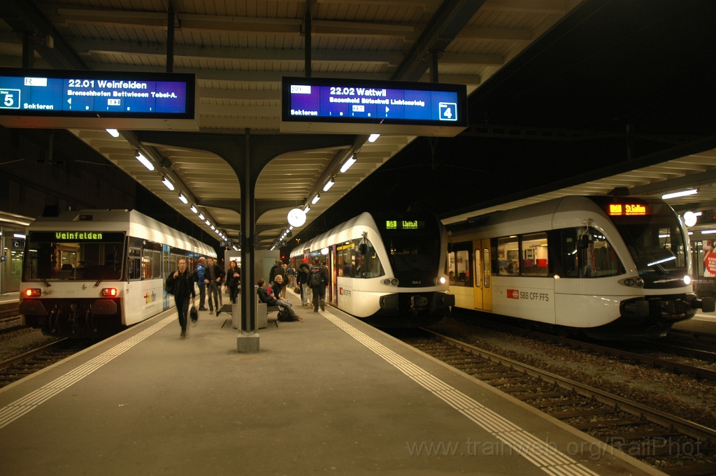 2772-0038-230413.jpg - Thurbo RABe 526.688-7 + 526.704-2 + 526.792-7 / Wil 23.4.2013