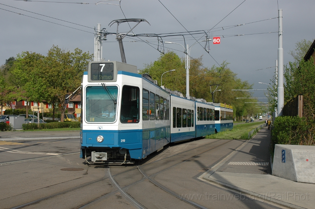 2780-0013-030513.jpg - VBZ Be 4/8 2119 + Be 2/4 2430 / Bahnhof Stettbach 3.5.2013