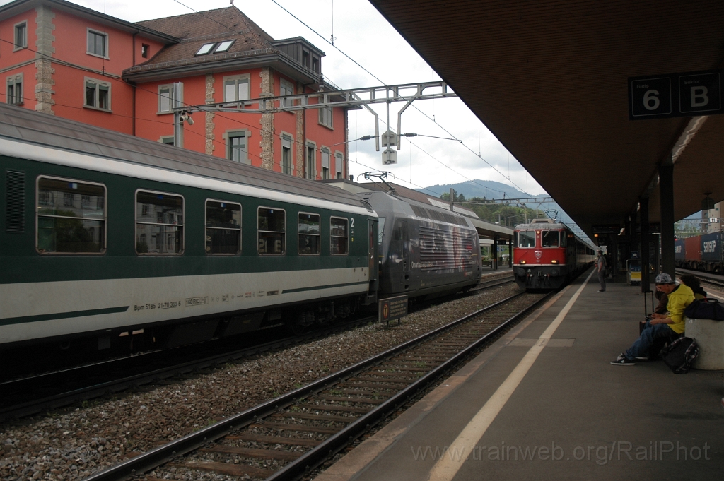 2796-0035-070513.jpg - SBB-CFF Re 460.019-3 "Terre Sainte" + Re 4/4'' 11140 / Arth-Goldau 7.5.2013