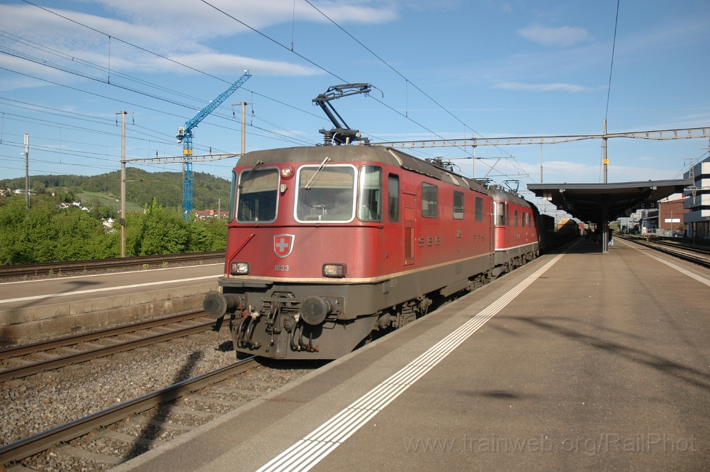 2798-0037-080513.jpg - SBB-CFF Re 4/4'' 11233 + Re 6/6 11623 "Rupperswil" / Killwangen-Spreitenbach 8.5.2013