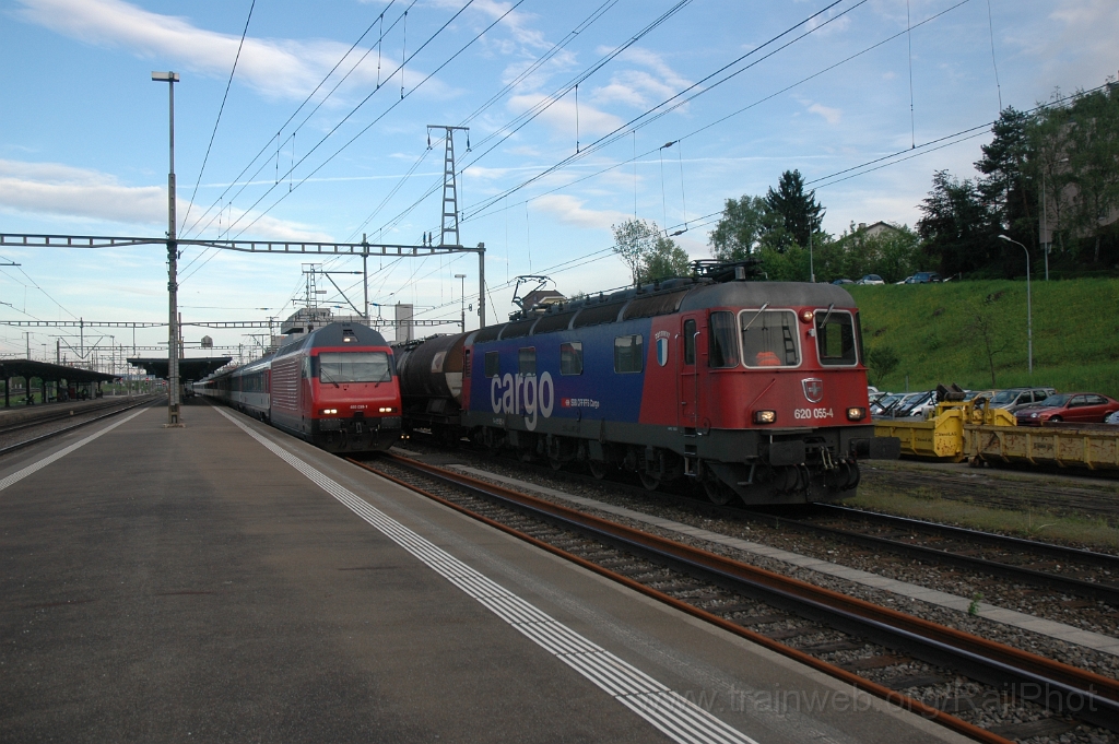 2802-0010-080513.jpg - SBB-CFF Re 620.055-4 "Cossonay" + Re 460.039-1 "Rochers de Naye" / Killwangen-Spreitenbach 8.5.2013