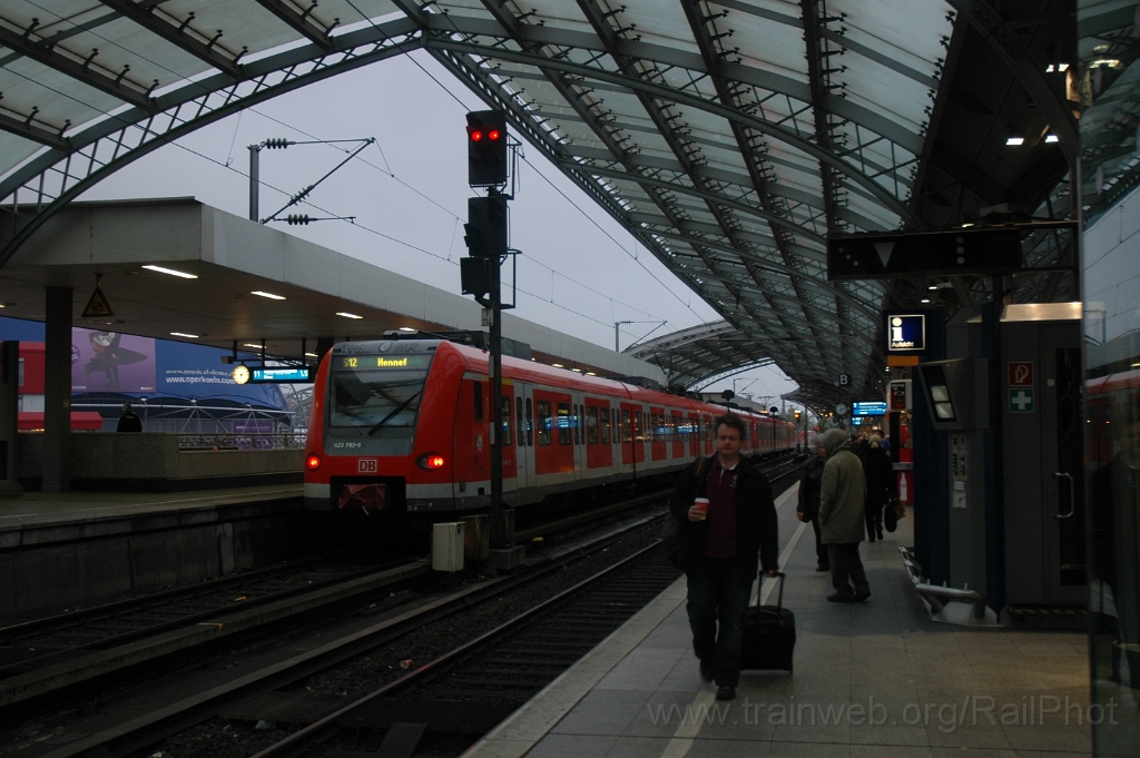 2819-0044-220513.jpg - DBAG 423.793-9 / Köln Hbf 22.5.2013