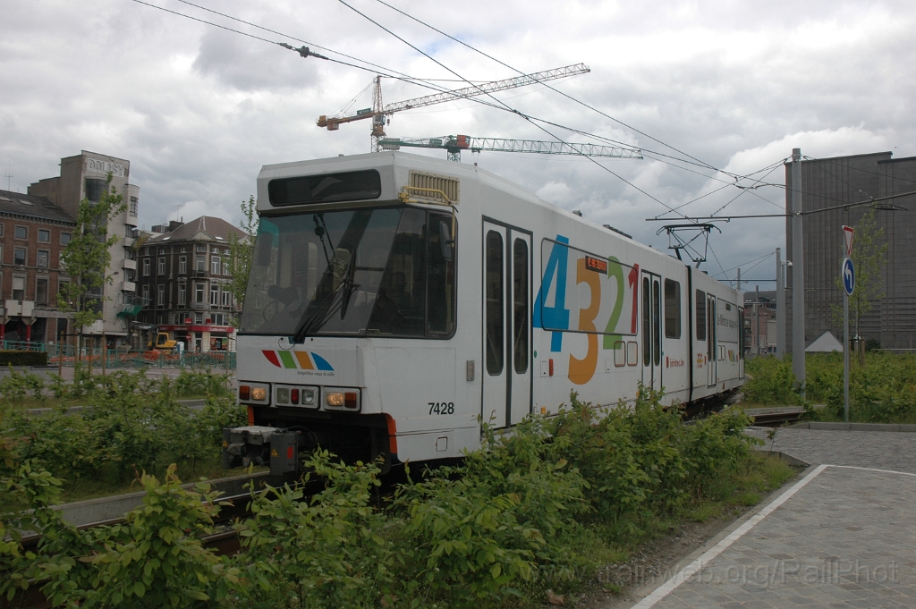2822-0018-220513.jpg - TEC Charleroi 7428 / Square des martyrs 22.5.2013