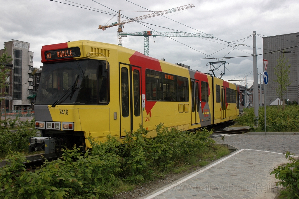 2822-0025-220513.jpg - TEC Charleroi 7416 / Square des martyrs 22.5.2013