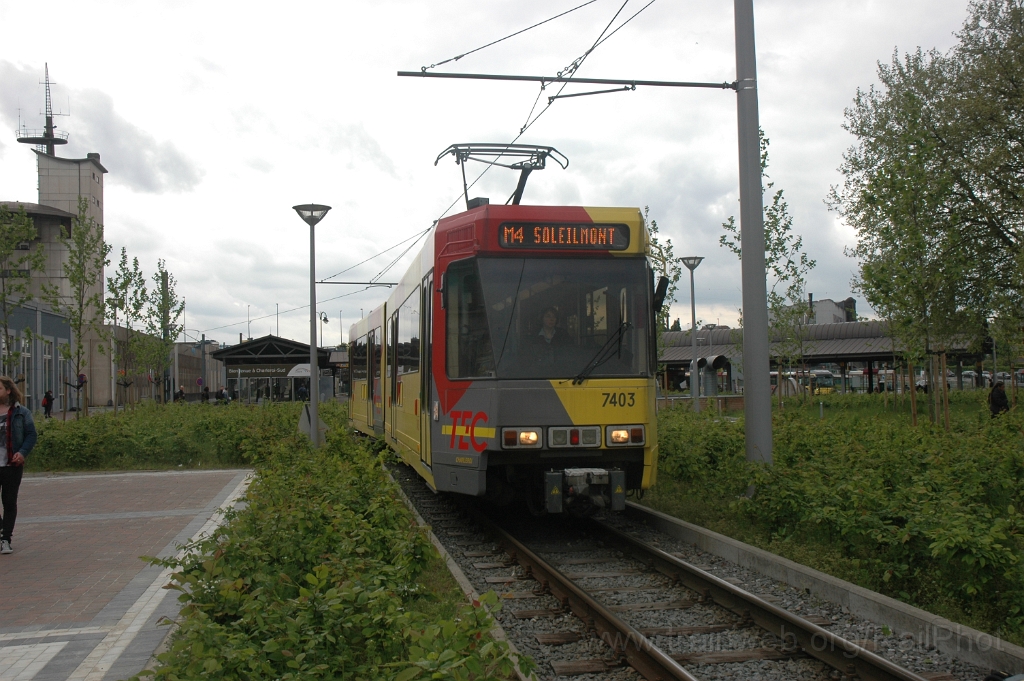 2822-0029-220513.jpg - TEC Charleroi 7403 / Square des martyrs 22.5.2013
