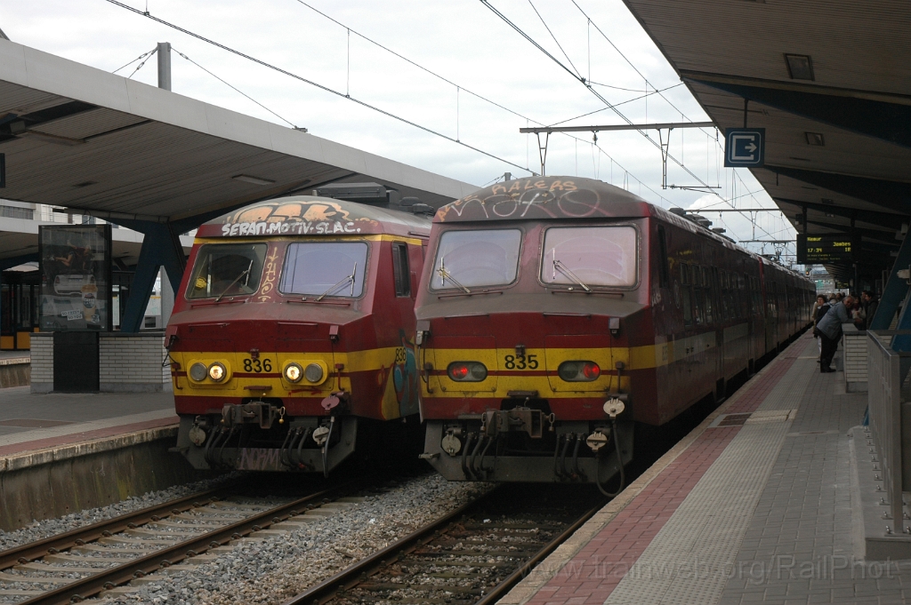 2825-0021-220513.jpg - SNCB AM75 Nr.836 + 835 / Charleroi-Sud 22.5.2013