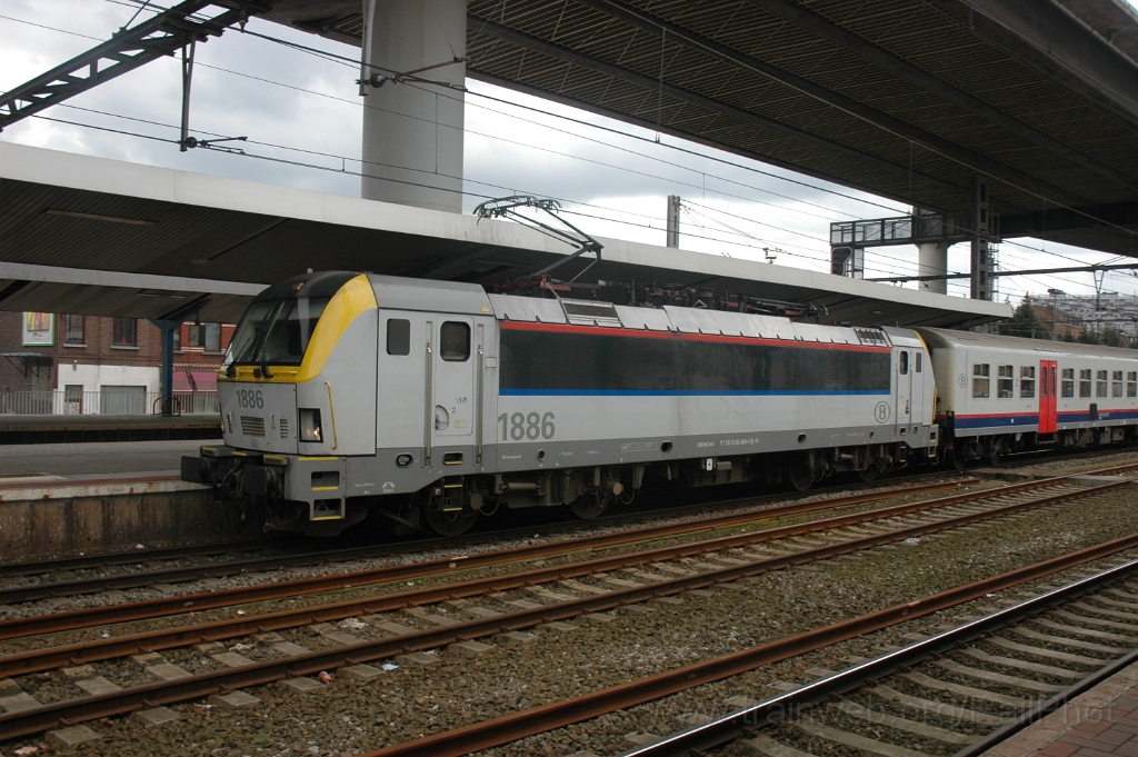 2825-0041-220513.jpg - SNCB HLE 1886 / Charleroi-Sud 22.5.2013