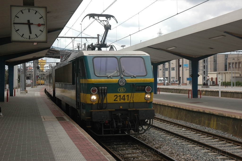 2826-0002-220513.jpg - SNCB HLE 2141 / Charleroi-Sud 22.5.2013