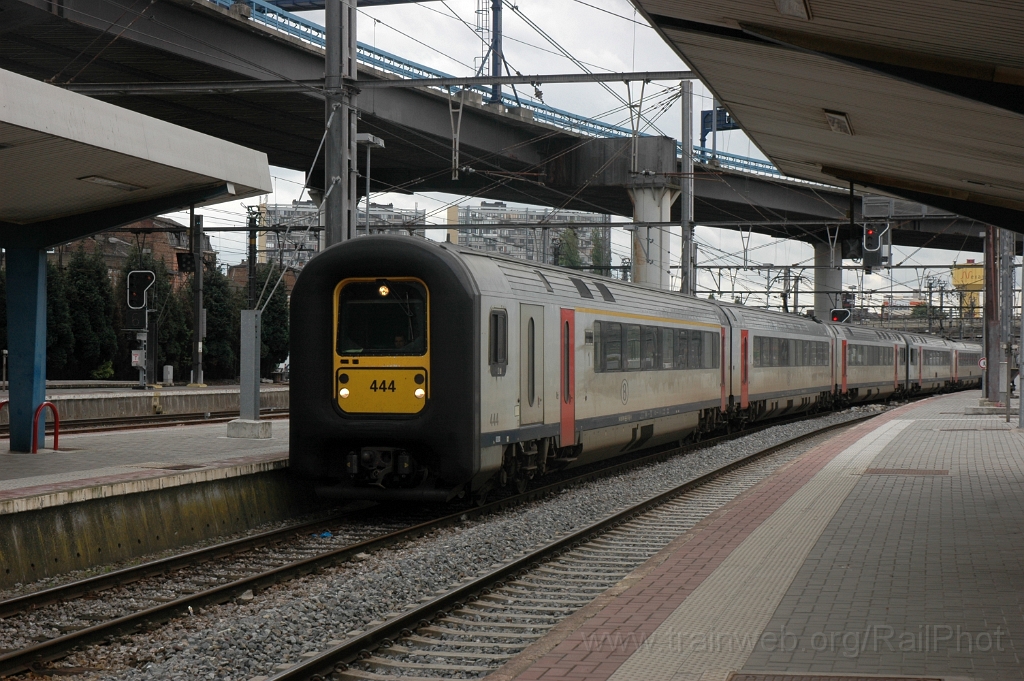 2826-0018-220513.jpg - SNCB AM96 Nr.444 / Charleroi-Sud 22.5.2013