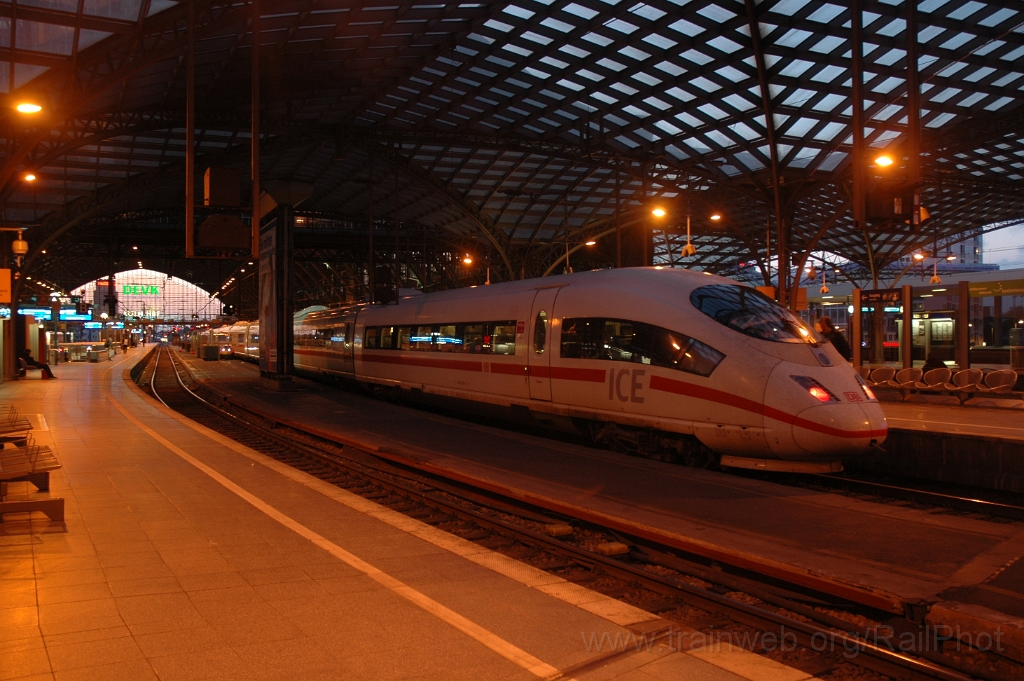 2827-0008-220513.jpg - DBAG ICE 403.029-2 / Köln Hbf 22.5.2013