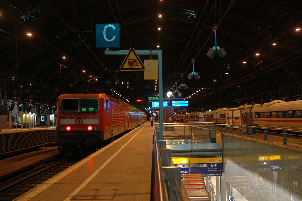 2827-0033-220513.jpg - DBAG 143.813-4 / Köln Hbf 22.5.2013