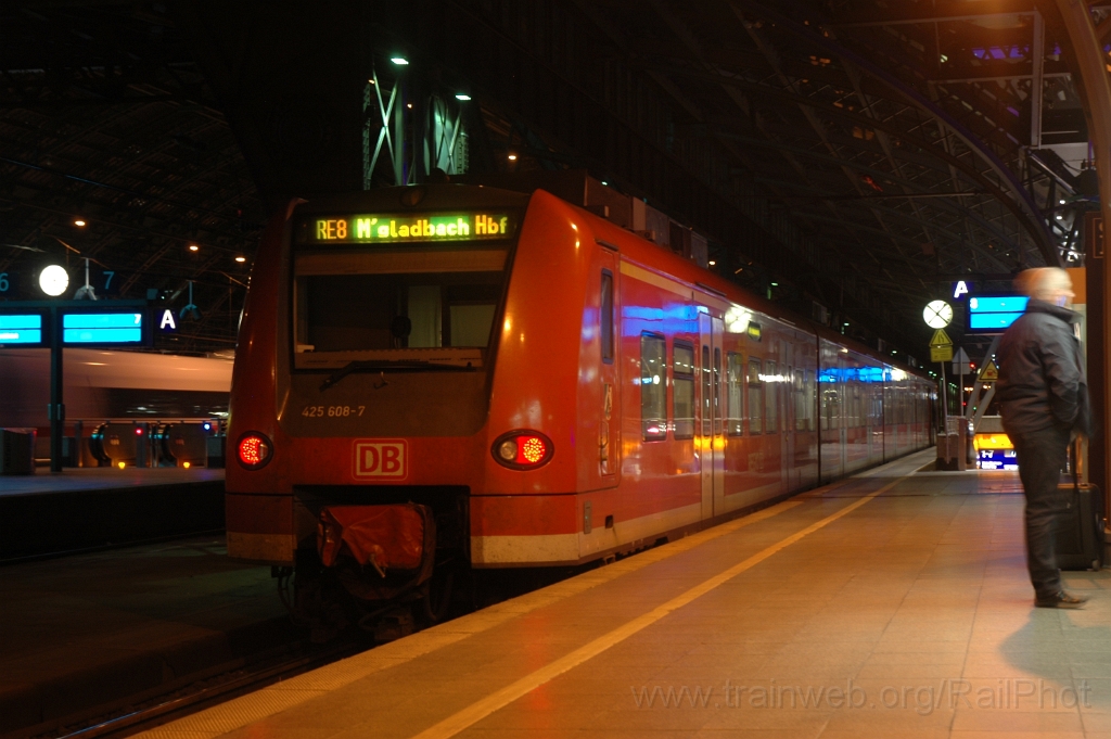 2828-0020-220513.jpg - DBAG 425.608-7 / Köln Hbf 22.5.2013