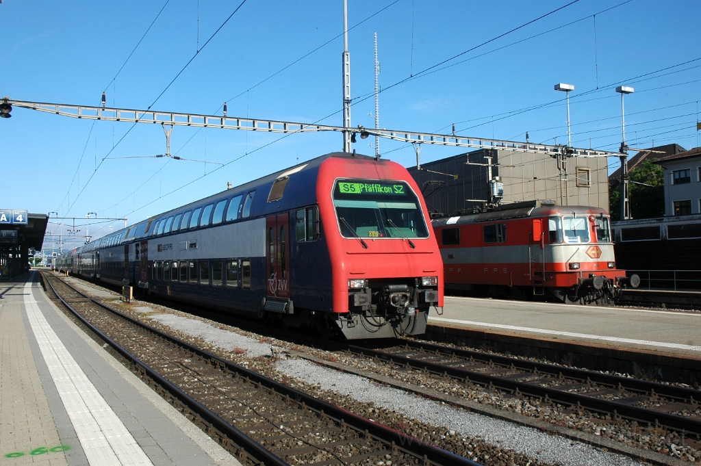 2831-0018-040613.jpg - SBB-CFF Bt 50 85 26-33 939-7 + Re 4/4'' 11109 / Rapperswil 4.6.2013