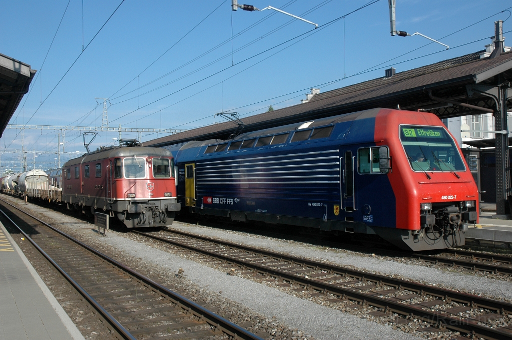 2838-0008-120613.jpg - SBB-CFF Re 6/6 11602 "Morges" + Re 450.023-7 "Greifensee" / Pfäffikon SZ 12.6.2013