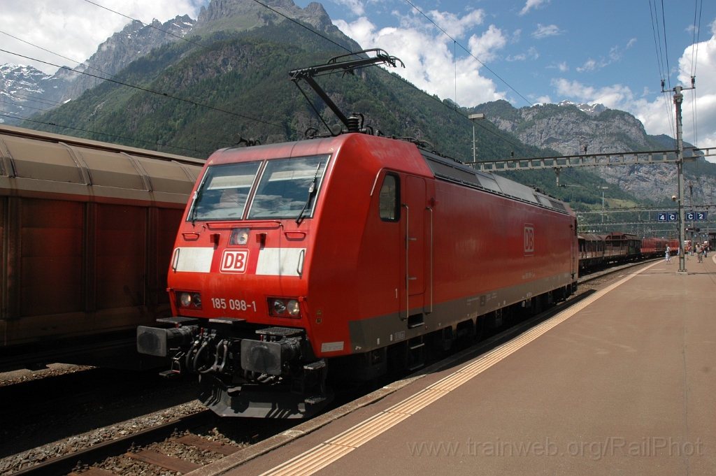 2842-0038-150613.jpg - DBAG 185.098-1 / Erstfeld 15.6.2013