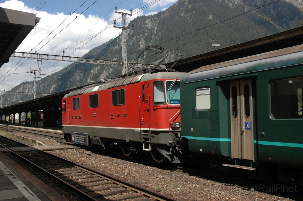 2844-0042-150613.jpg - SBB-CFF Re 4/4'' 11122 / Göschenen 15.6.2013